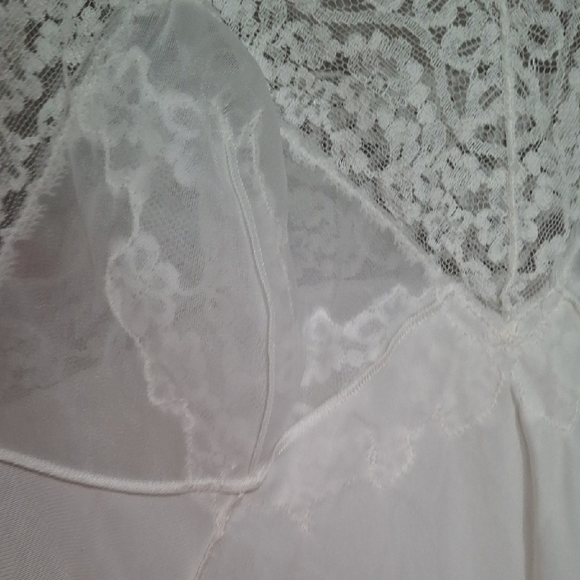Vassarette White Lace Chemise with Adjustable Straps Size 34 A - Picture 7 of 10